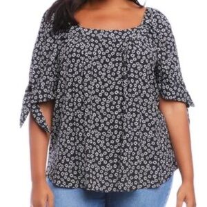 NWOT Karen Kane Monochrome Floral Blouse